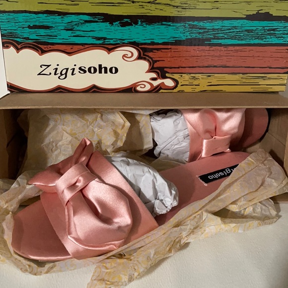 NWT pink satin flats light pink bow knot Zigi Soho - Picture 2 of 16
